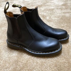 Dr. Martens 2976 Chelsea Boots